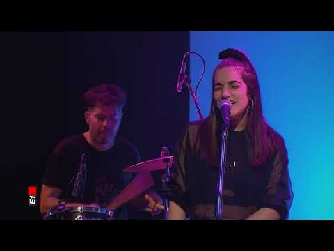 Chiri por Sara Hebe - Estudio 1