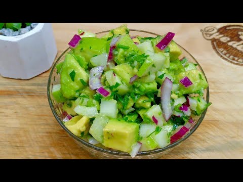 “Refreshing Cucumber, Avocado, and Green Apple Salad”