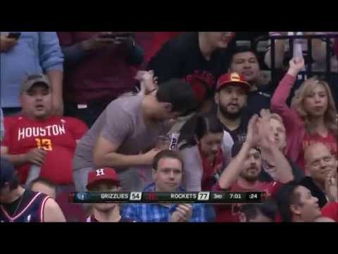 Trevor Ariza fuels a blowout of Grizzlies in the third quarter