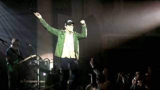 Weezer - Greatest Man- Rivers Falls off Trampoline! Live (HD)