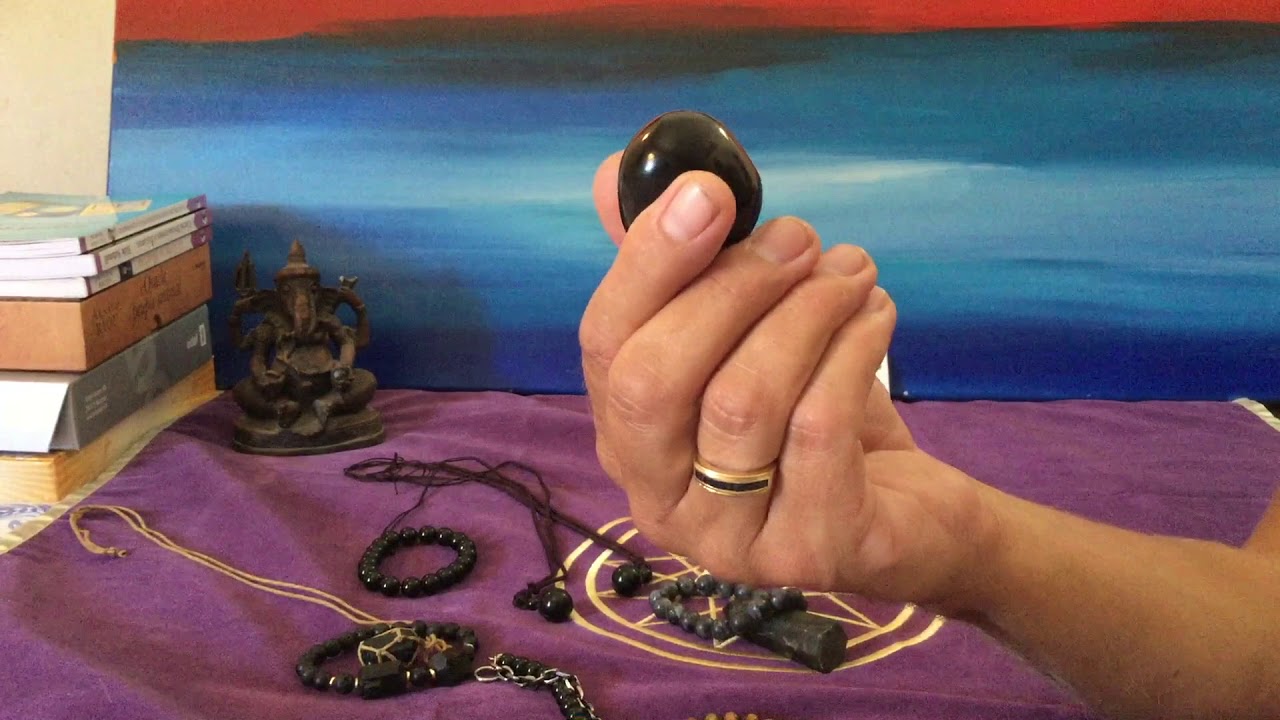 PIERRE DE PROTECTION (Tourmaline, L'oeil de tigre, La labradorite, Onyx, shungite, Obsidienne)