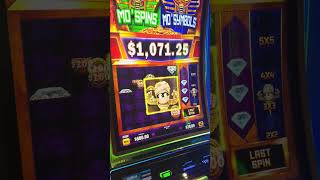 Starting off the bonus with a MAXI! #slot #casino #vegas