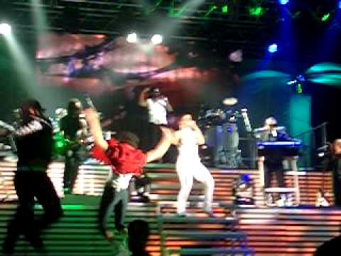 Nelly Furtado - Give it to me live with Saukrates in Vienna
