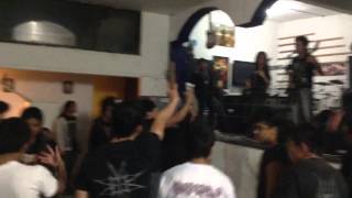 Necrópolis-Matando Güeros (Brujería Cover)