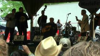 Doc Watson and the Nashville Bluegrass Band - Paul and Silas