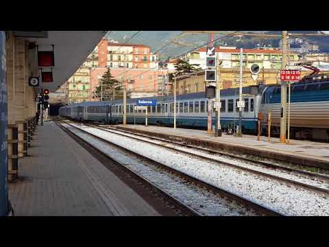 Arrivo intercitynotte 799 alla stazione di Salerno