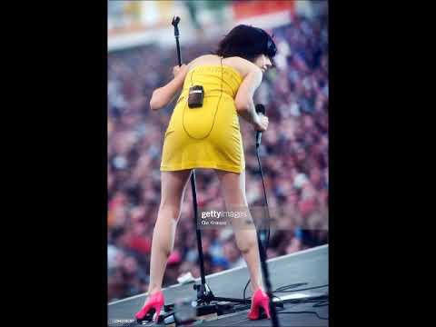 pj harvey + may 1 1992 + nantwich + white horse