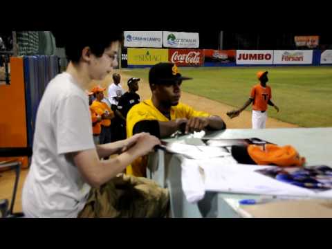 Julio Borbon Signing Autographs