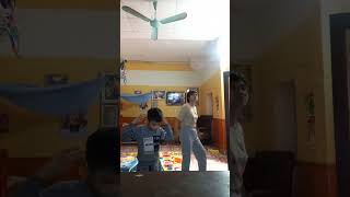 waka waka Tít & dì Trang