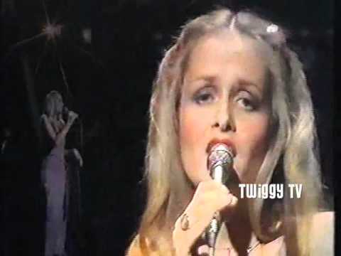 TWIGGY - HERE I GO AGAIN live TOTP 1976