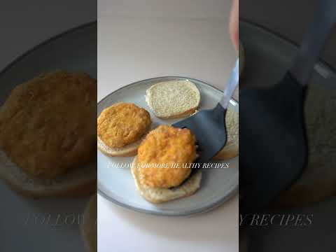 Healthier Spicy McChicken 🌶️🍔 Macros: 330 cal | 30c/30p/5f