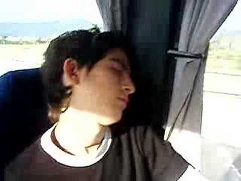 vapsimo steliou sto leoforeio!!!