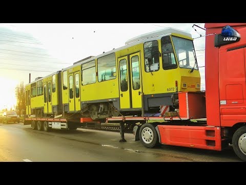 Tramvaie Tatra KT4DM 6108 & 6072 Trams/Straßenbahn Sosite/Arrived in Oradea din/from Berlin