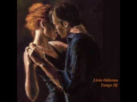 Bajo el cono azul --  Orquesta Alfredo De Angelis - ( Floreal Ruiz )