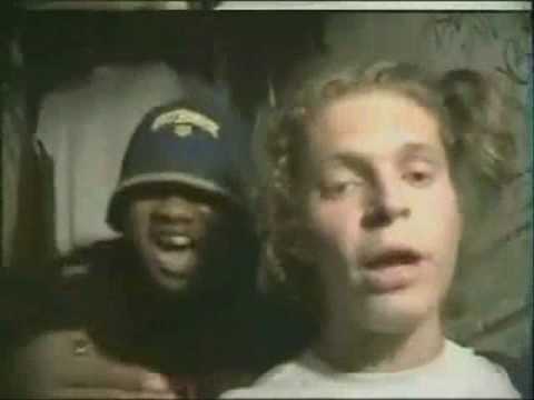 Lord of the Mics: Scratchy Vs Footsie