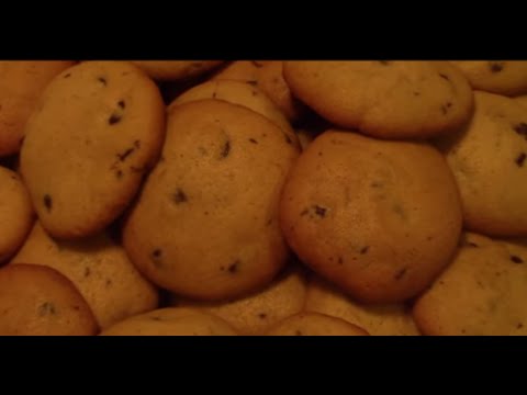 how to make Chocolate Chip Cookies -  Cooking with Atiya