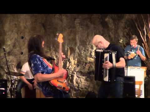 Hrozně - Hrozně - Beat šťastný (2013 Pod Petrovem, Brno)