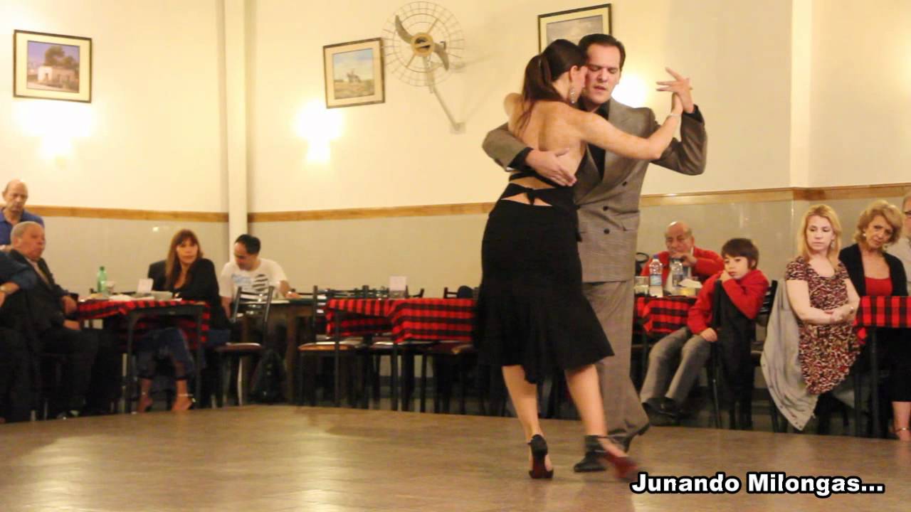 PANCHO MARTINEZ PEY Y NATASHA LEWINGER en LA BALDOSA (Tango)