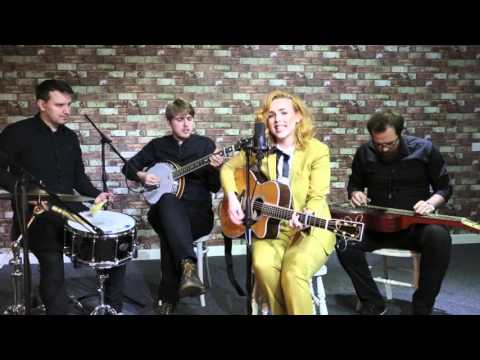 Laura Oakes - Dreamin' (Acoustic)