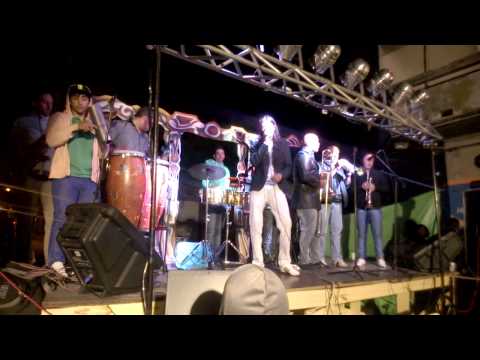 alejandro cabrera darte un beso en vivo