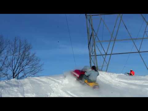 YAMAHA ENTICER / BRAVO HUGE SNOWMOBILE JUMPS !!!!! LARRY ENTICER & BARRY BRAVO !!!!!