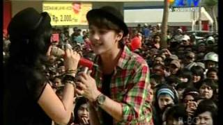 Download lagu Ussy feat  Andhika 'Ku Pilih Hatimu',performed at INBOX (22/04)(Courtesy SCTV) mp3 Download lagu Ussy feat  Andhika 'Ku Pilih Hatimu',performed at INBOX (22/04)(Courtesy SCTV) mp3