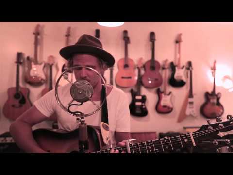 Kyle Lionhart -  Slow Sips || Valiant Music Sessions ||