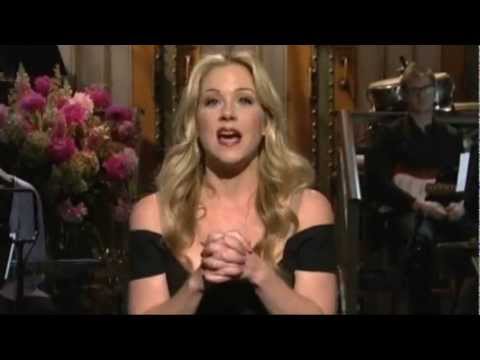 'Saturday Night Live' Recap: Christina Applegate Should Host More Often