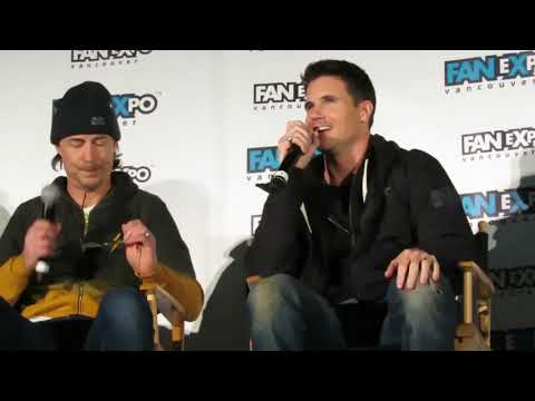 THE FLASH cast (Cavanagh, Amell, Valdes, Nicolet & Sawyer)  - Fan Expo Vancouver 2019 - Panel