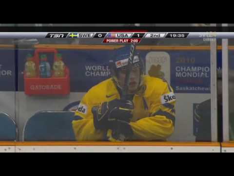 Niklas Wikegård sågar David Rundblad i JVM semifinalen mot USA