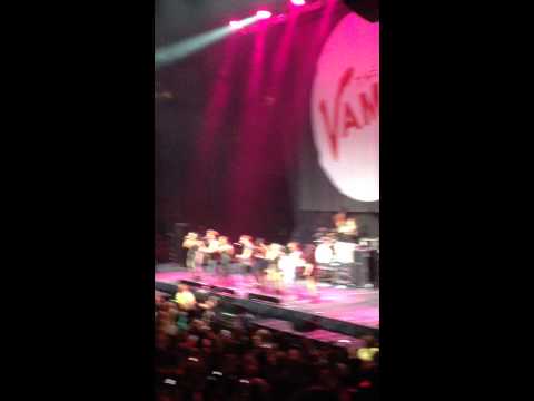 THE VAMPS AND FIFTH HARMONY - SOMEBODY TO YOU