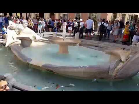 Фонтан Fontana della Barcaccia