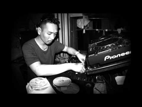 download lagu mp3 mp4 Goth Trad Meteor, download lagu Goth Trad Meteor gratis, unduh video klip Goth Trad Meteor