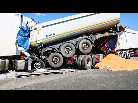 Top New Truck & Car Crash - Crane And Excavator Fails  - Insane Us Uk Car Accident On Road Today