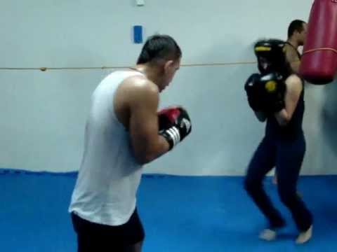 Eduadro Hulkinho X Palloma - Round 2 13-04-12