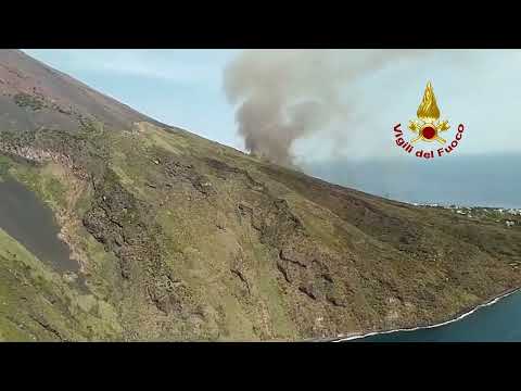 Mega incendio a Stromboli, sull’isola Ambra Angiolini per una fiction – VIDEO