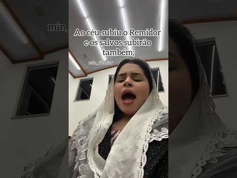 Hino 400 ccb irmã cantando com virtude