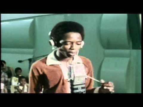 How You Look The Girls- Rappa Robert ( live on RJR at early 80´s)