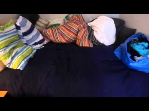 MongoTV_093 - Småfulde John Har Støvsuget Og Viser Hjem Frem Øl 6