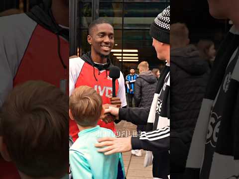 American vs British football atmosphere is ENTIRELY different😭