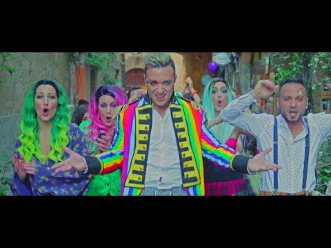 L'EQUILIBRISTA - Cherries on a swing set