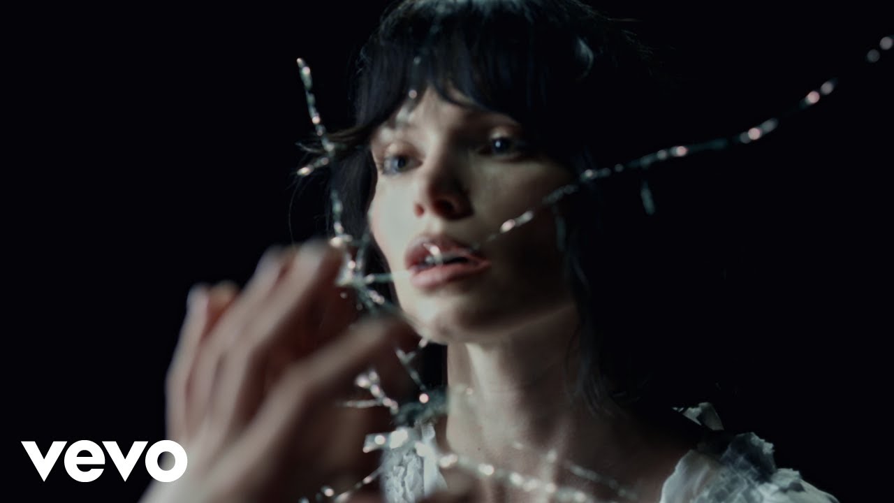 The Chainsmokers - Echo ft. Oaks (Official Visualizer)