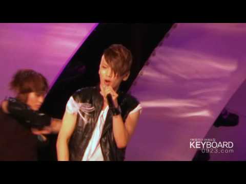 [fancam] 100731 SHINee key shows his waist accidentally @ Open concert