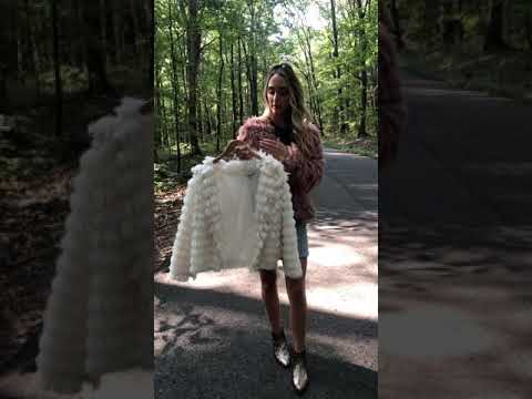 download lagu mp3 mp4 Farah Puffer Jacket, download lagu Farah Puffer Jacket gratis, unduh video klip Farah Puffer Jacket