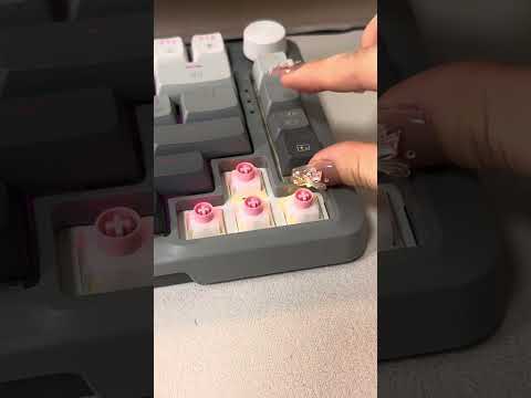 Magnetic axis keyboard