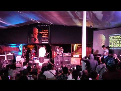 Armand Maulana Feat Ian Antono - Panggung Sandiwara