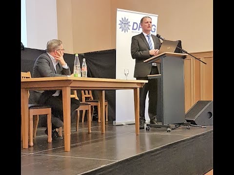 Wie Abschiebungen die Polizei in Bayern belasten