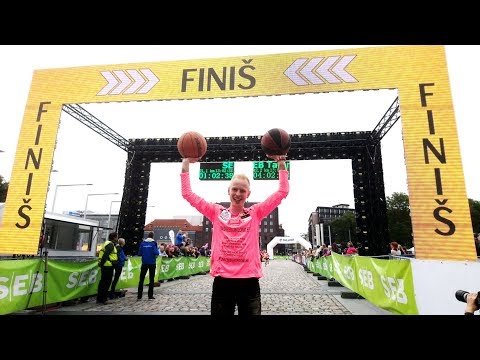 Fastest marathon dribbling two basketballs I Marti Medar 10.09.2017