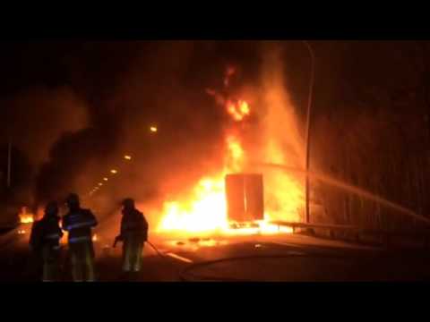 Vrachtwagenbrand A76 bij Stein