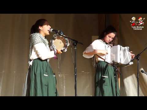 201908150402 Ianire Segurola eta Elaia Diaz, Trikitilari Gazteen II  Txapelketan Goiatzen